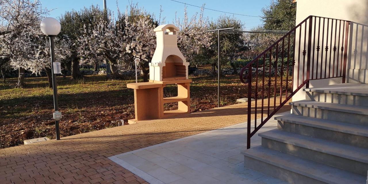 Tra Gli Ulivi Villa Putignano Bagian luar foto